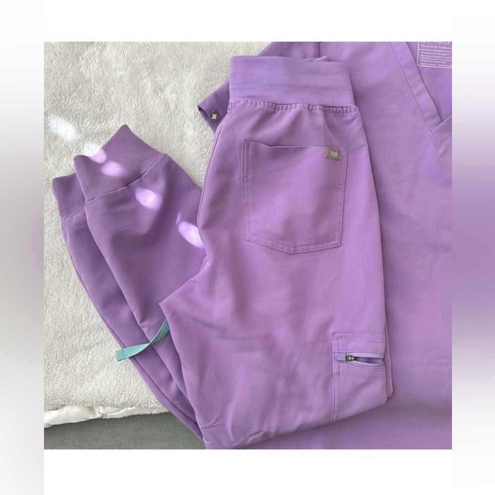 Figs Scrub Set